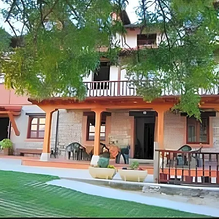 La De Salmon Guest house