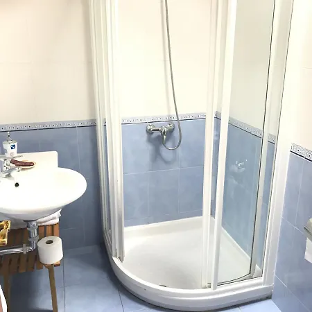 La De Salmon Santillana del Mar