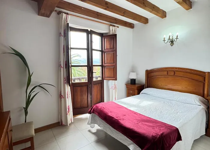 La De Salmon サンティリャーナ・デル・マル