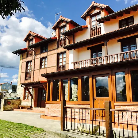 Pensjonat La De Salmon Santillana del Mar